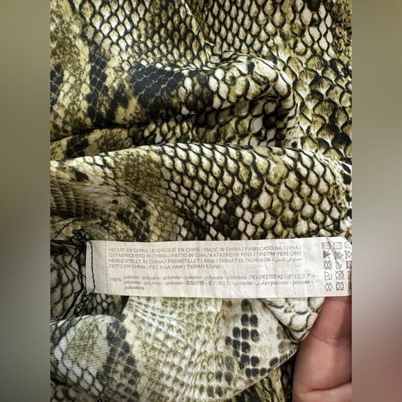 Stradivarius Blouse. Size M. - Picture 4 of 5